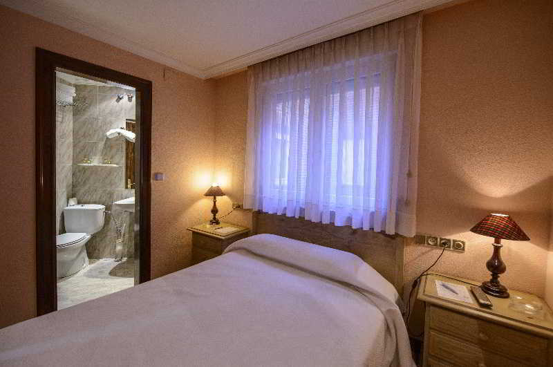 Hotel Rio Cea Puente Almuhey Exterior photo